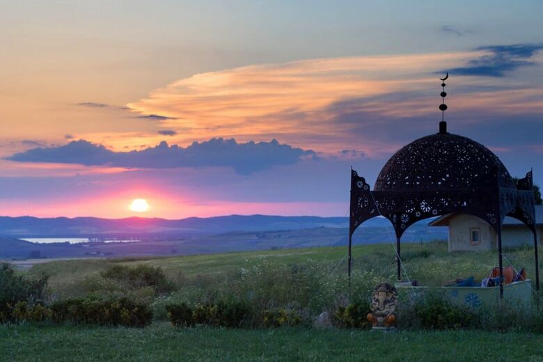 Hotel Suryalila Retreat Centre