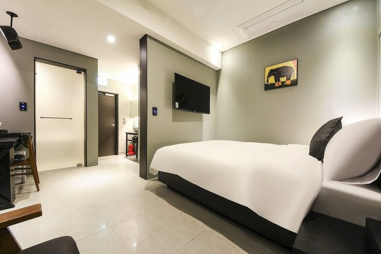 Nine Hotel