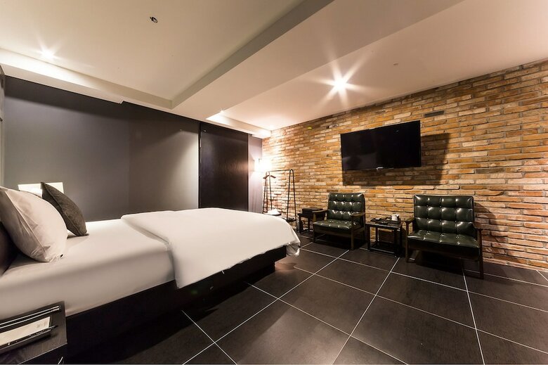 Nine Hotel