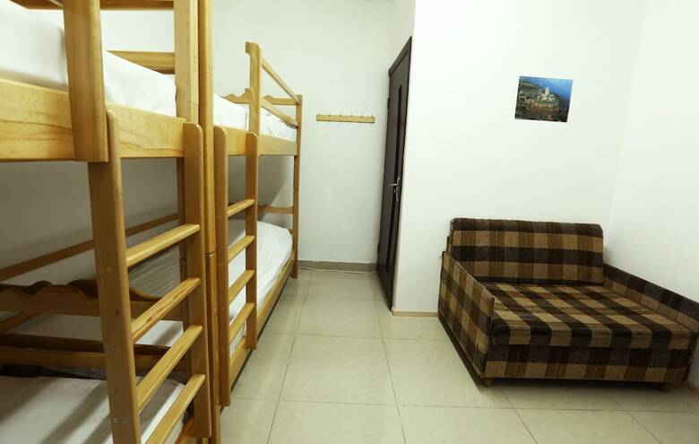 Hostal Byron Hostel