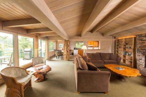Hotel April Point Resort & Spa