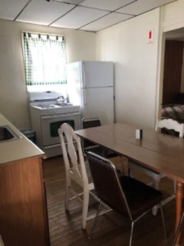 Riverbay Adventure Inn