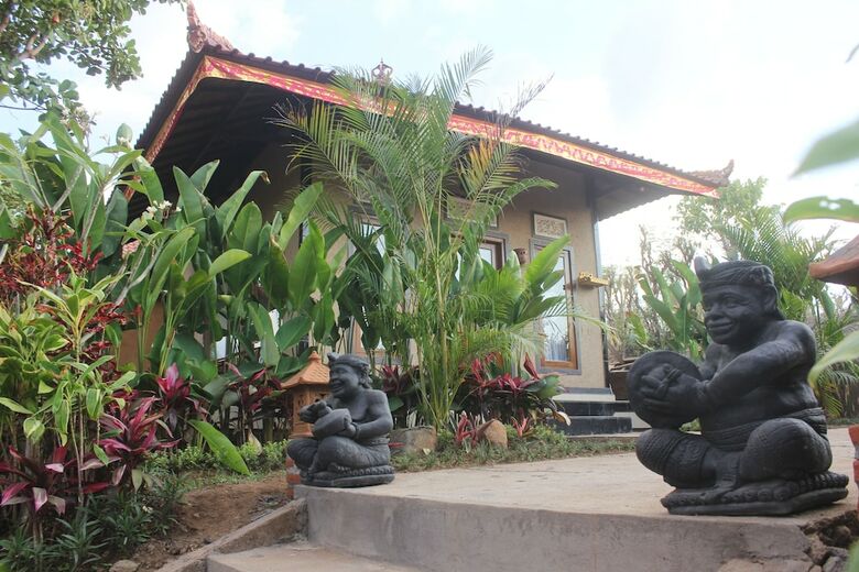 Bed & Breakfast Eliska Sari Bungalows