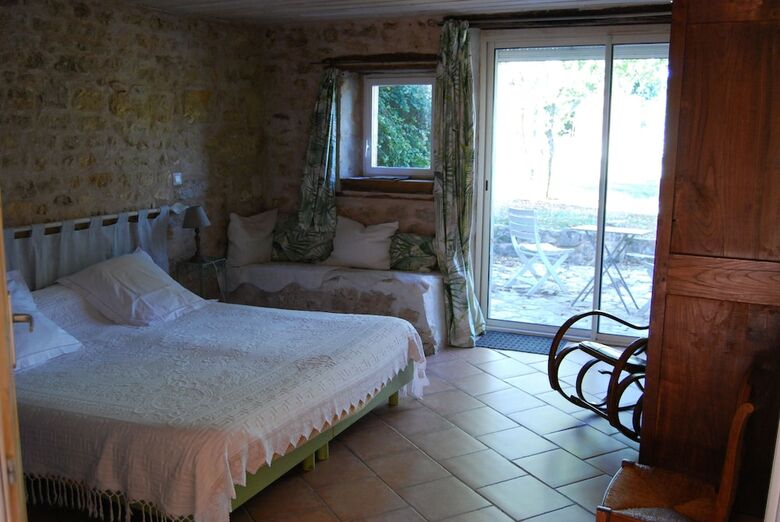 Hotel Chambre D'h�tes La Pertuzerie