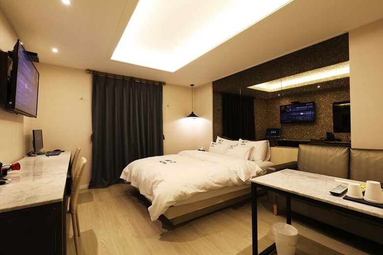 M7 Hotel