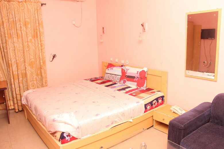 Hotel Dubys Suites Dutse