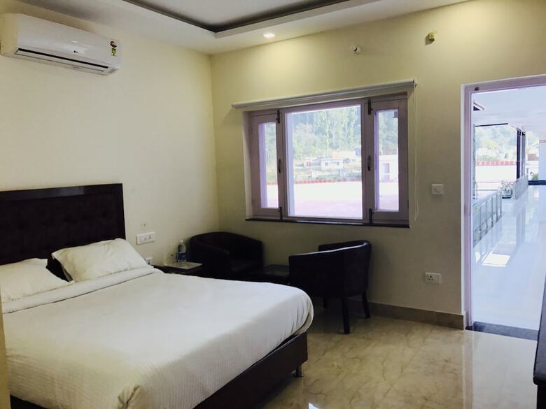 Hotel Nauka Hills Resort