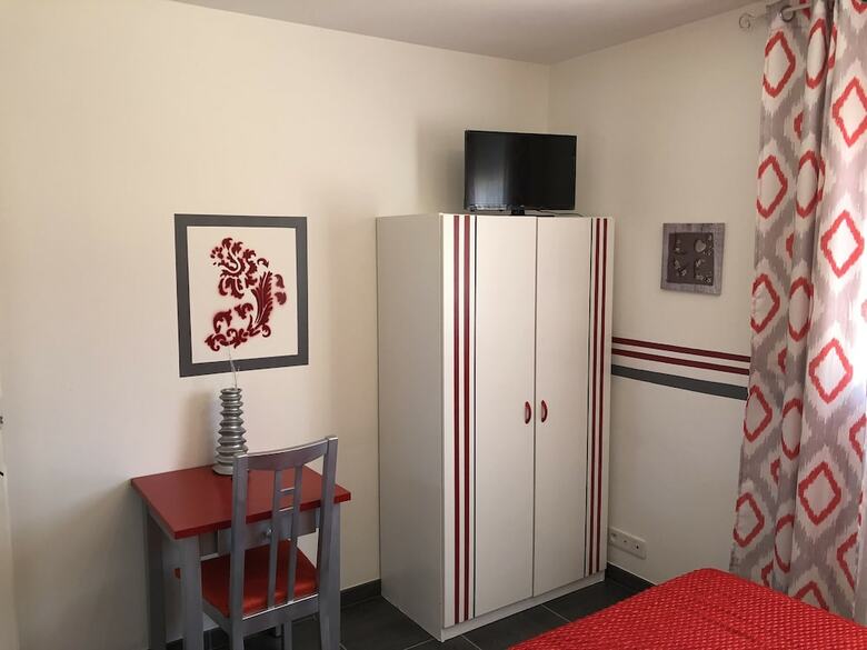 Hotel La Vall�e Des Noyers