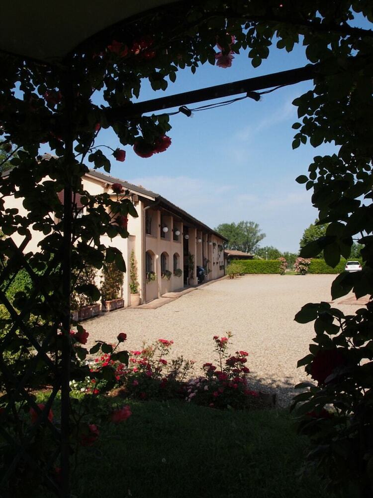 Agroturismo B&B & Residence Corte Bebbi