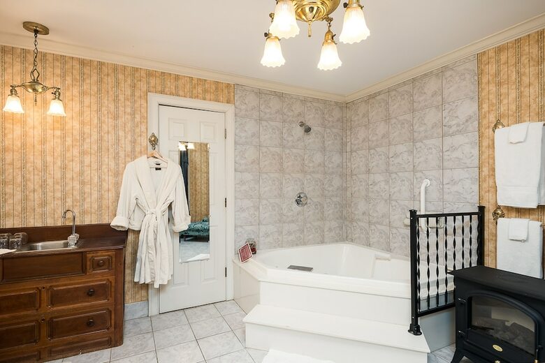 Bed & Breakfast Montgomery Inn Bnb