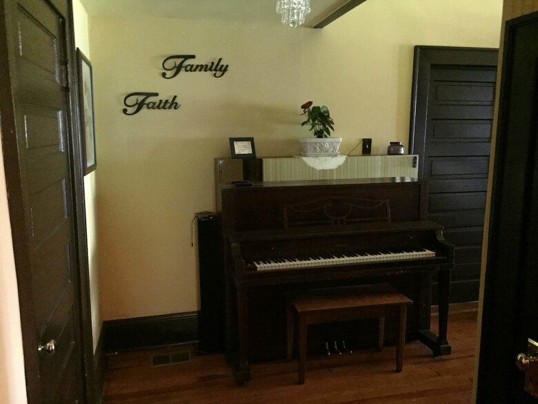 Whole Hearts Bed And Breakfast - Adults Only