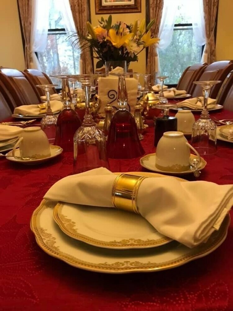Whole Hearts Bed And Breakfast - Adults Only
