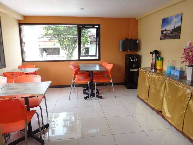 Hotel Front One Inn Malang