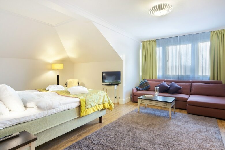 Hotel H�meenkyl� Manor