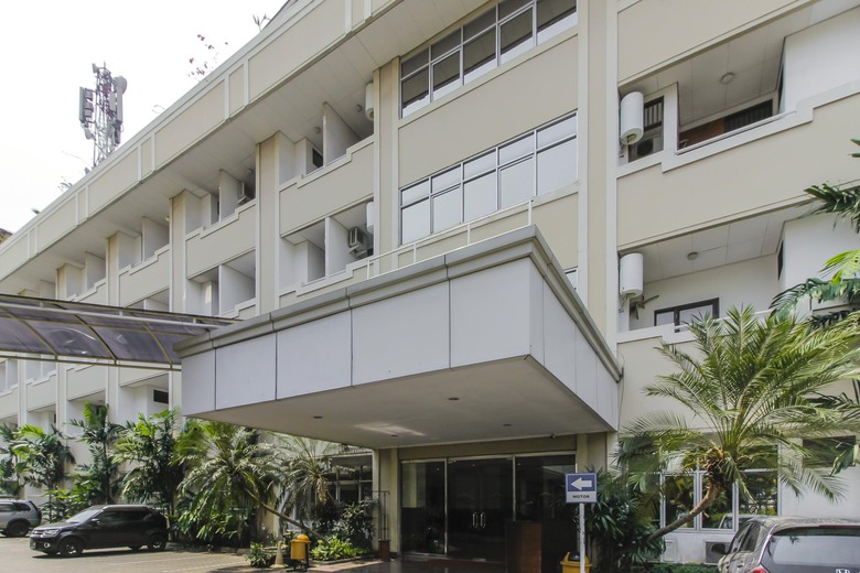 Hotel Reddoorz Plus Near Gbk Senayan