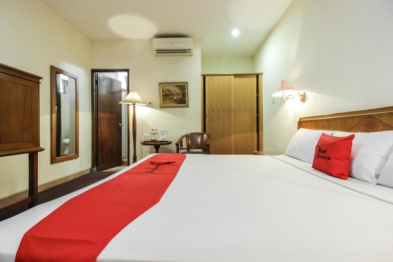 Hotel Reddoorz Plus Near Gbk Senayan