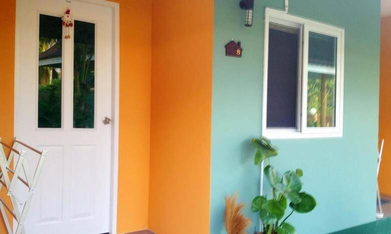 Hotel Coconut Homes & Cafe