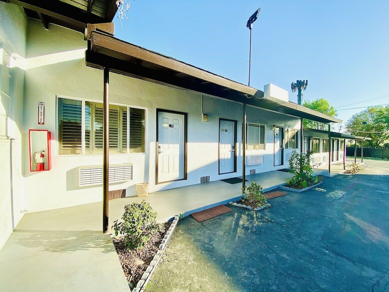Motel Casa Blanca Inn & Suites