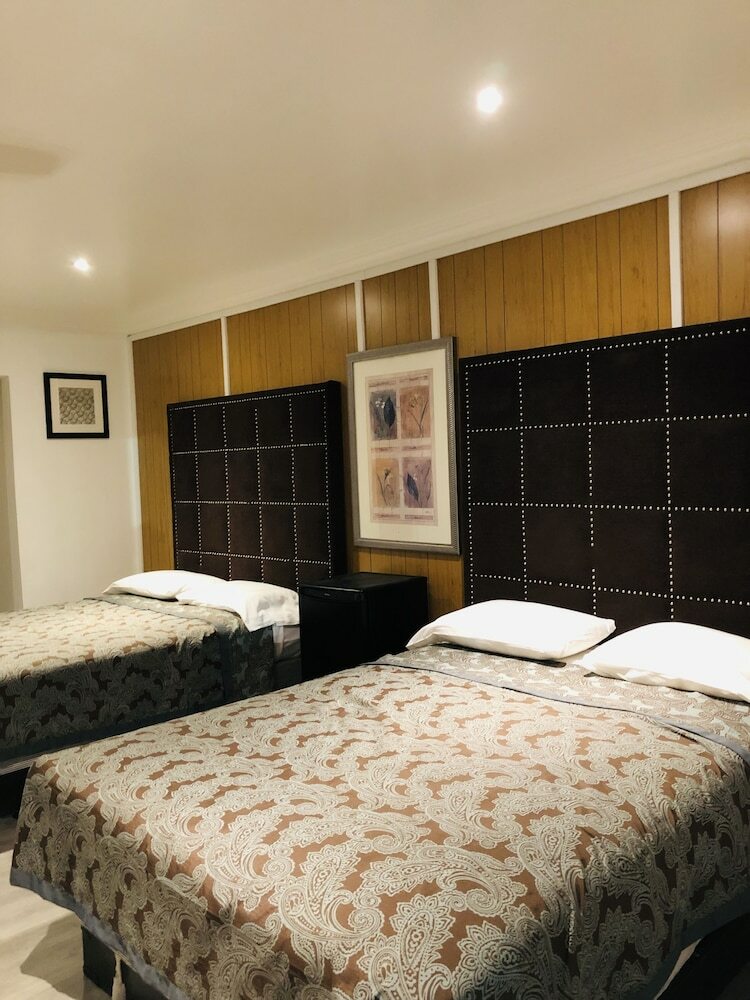 Motel Casa Blanca Inn & Suites
