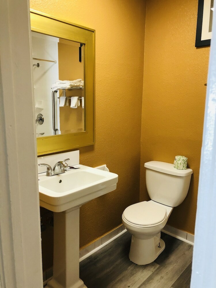 Motel Casa Blanca Inn & Suites