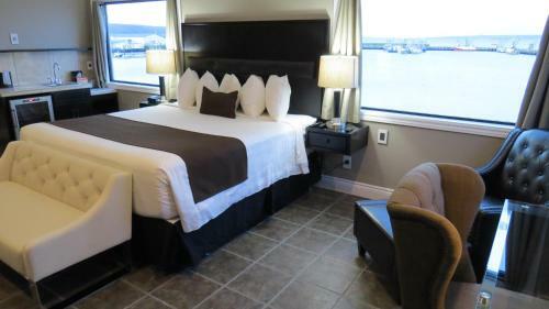 Posada Dockside Suites