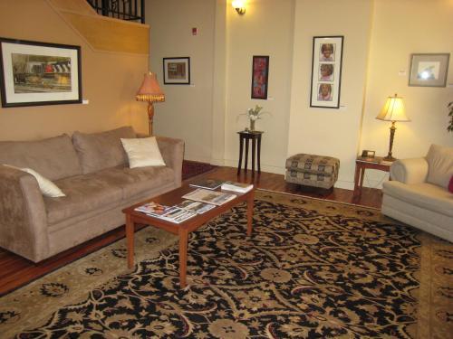 Posada Chateau Kimberley Hotel & Art Gallery