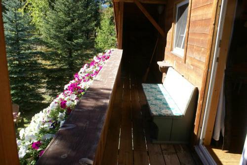 Alpenglow Bed And Breakfast