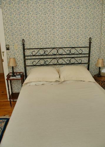 Bluenose Lodge And Victorian B&B Inn