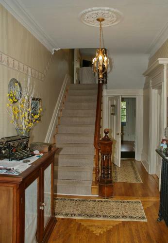 Bluenose Lodge And Victorian B&B Inn