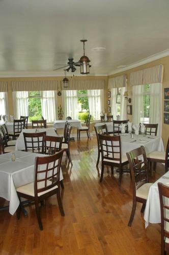 Bluenose Lodge And Victorian B&B Inn