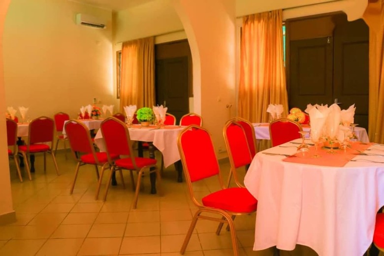 Hotel Complexe H�telier Food And Business
