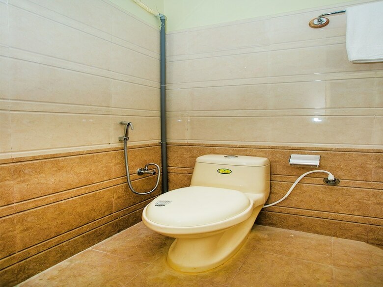 Hotel Oyo 16405 Rg Residency
