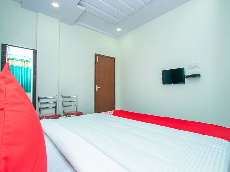 Hotel Oyo 16405 Rg Residency