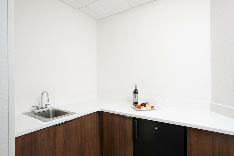 Hotel Holiday Inn Charleston Riverview