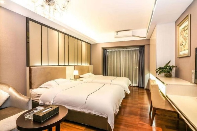 Baihe International Apartment Hotel