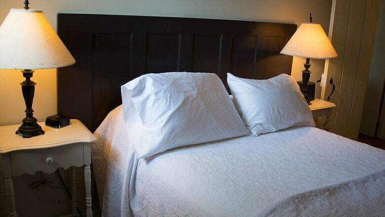 French Camp Bed And Breakfast