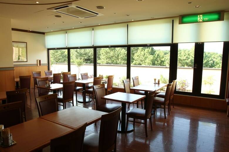 Minamisenri Crystal Hotel