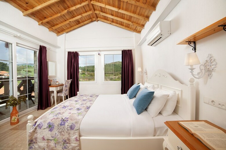 Vinifera Hotel Yedi Bilgeler Vineyards