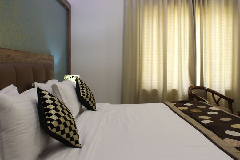 Regal Hotel And Restaurant