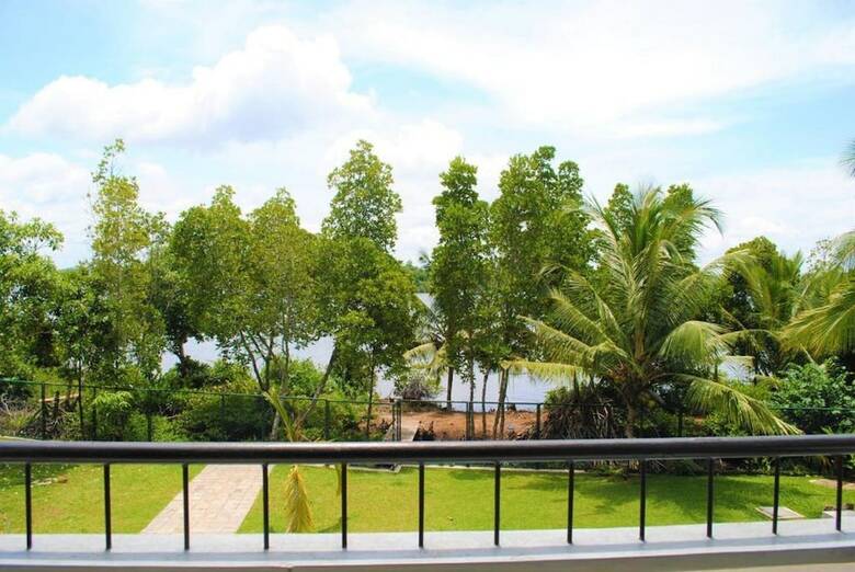 Hotel Arahtis Lake Villa