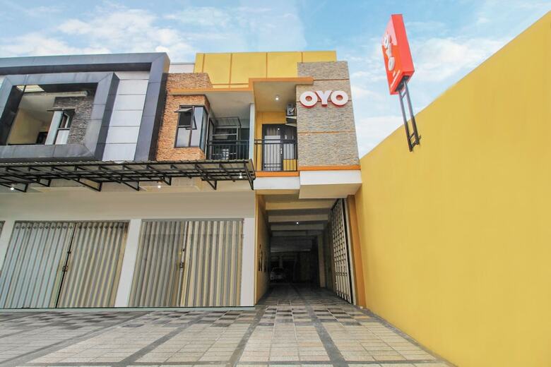Hostal Oyo 179 68 Residence