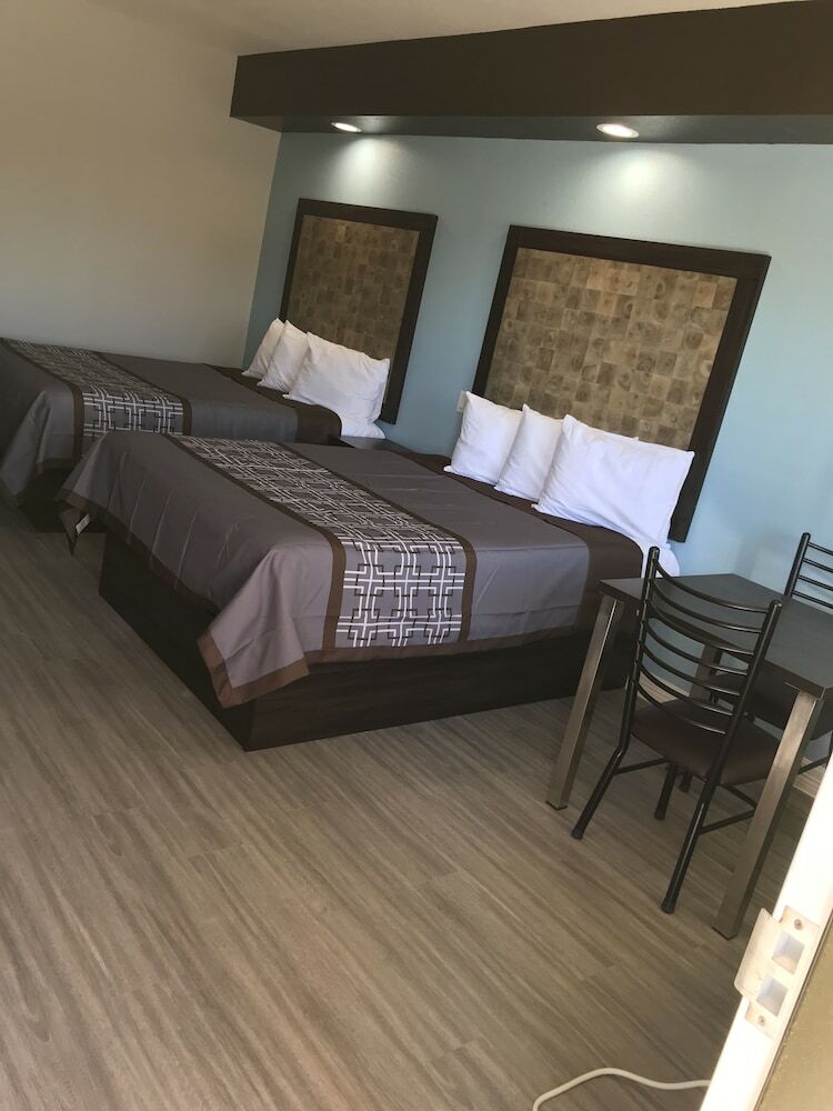 Hotel The Residency Suites