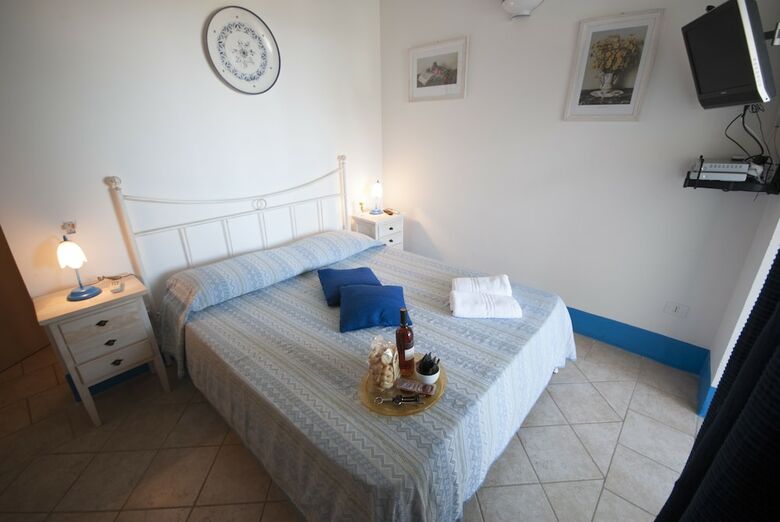 Hotel Villa Flora Studios & Apartments
