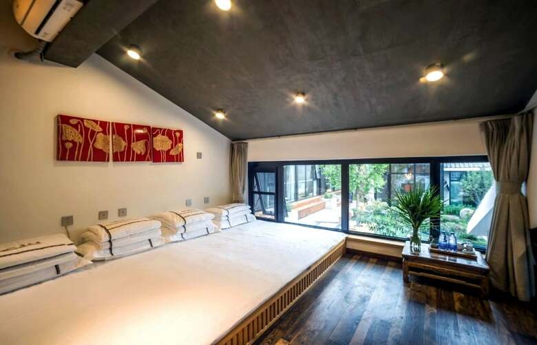 Hotel Carpenter's Rustic Courtyard-great Wall