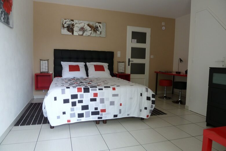 Bed & Breakfast En Rouge Et Noir