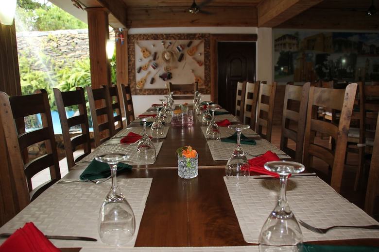 Hotel Rancho Guacamayos