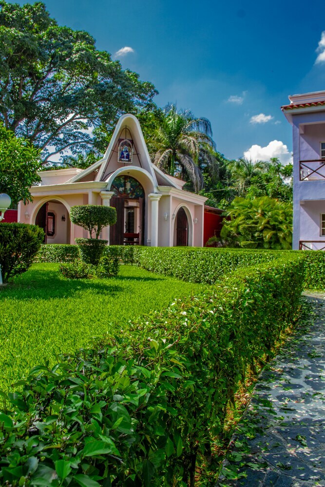 Hotel Rancho Guacamayos
