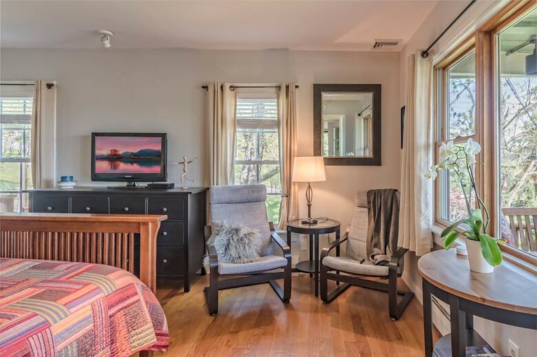 Moonshadow Bed And Breakfast