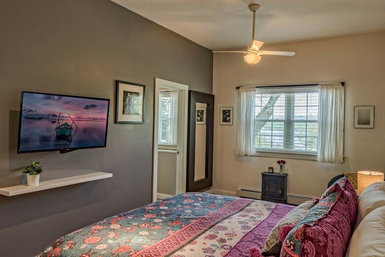 Moonshadow Bed And Breakfast