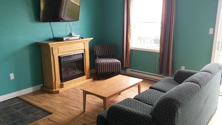 John B's Oceanfront Cottages